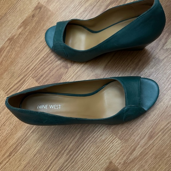 Nine West Dark Green Peep Toe Wedges - Picture 4 of 4